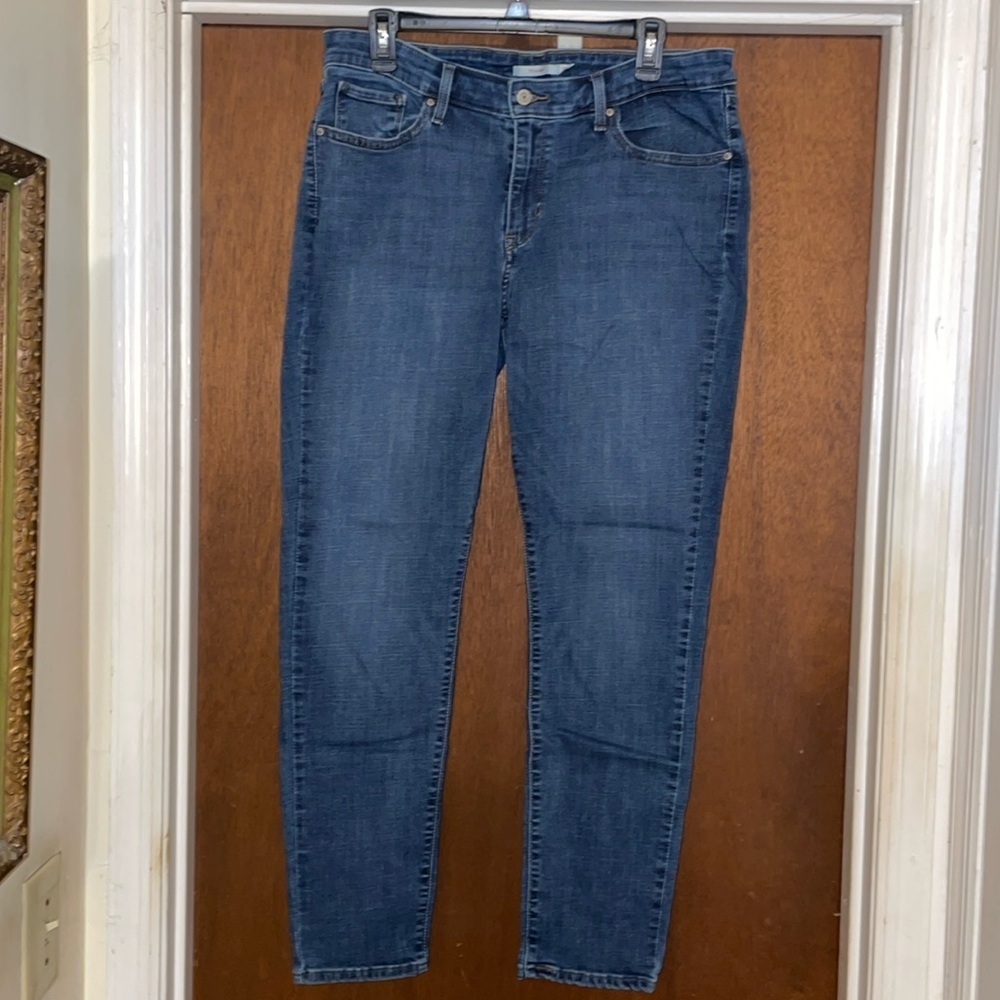 Levi’s 711 skinny jeans​​